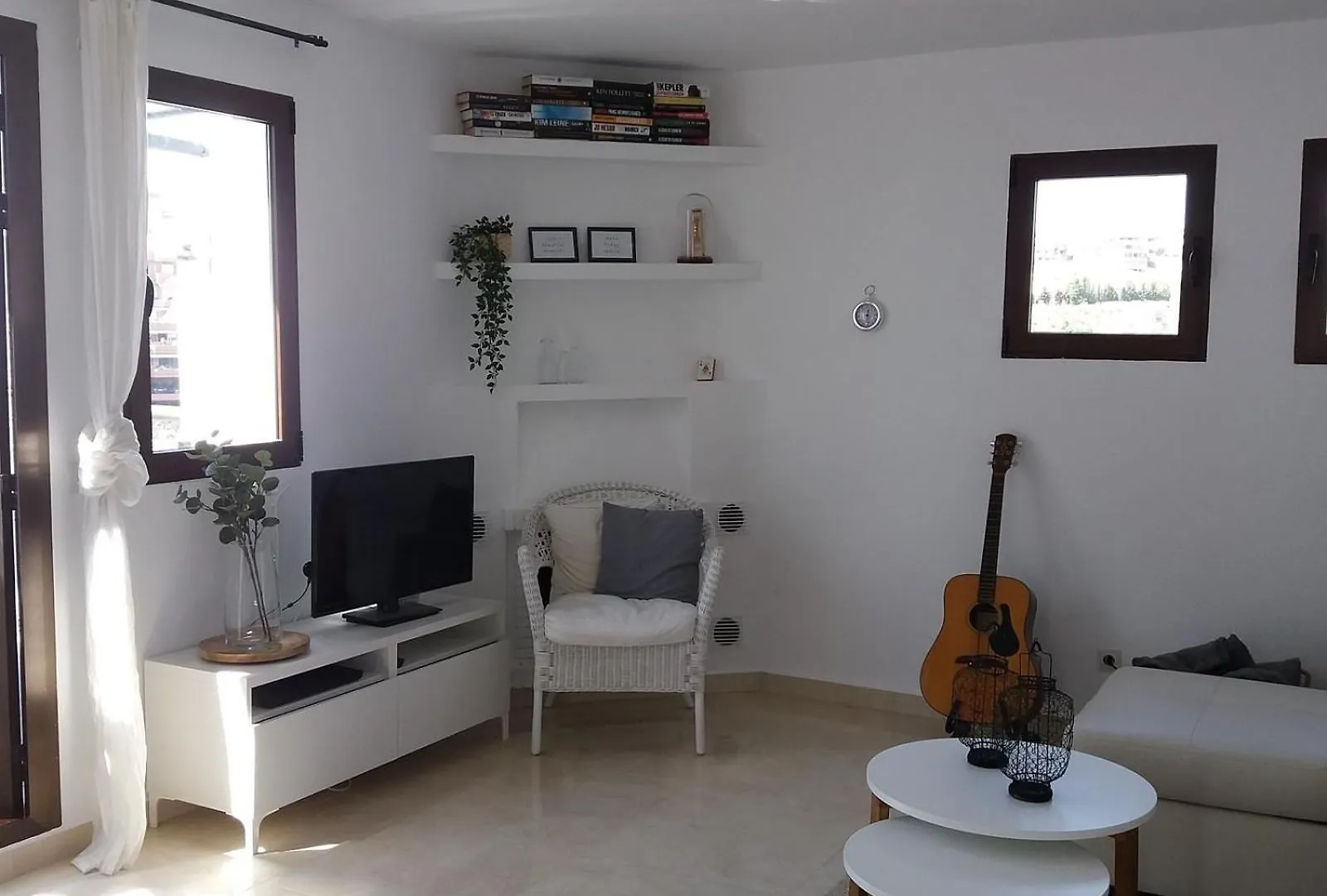 2 Bed Apartment In Pueblo Evita Benalmádena